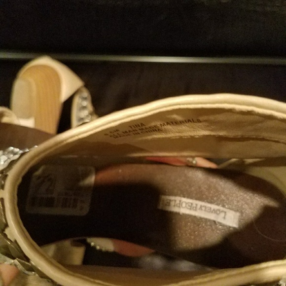 SOLD! SOLD! - Picture 7 of 7