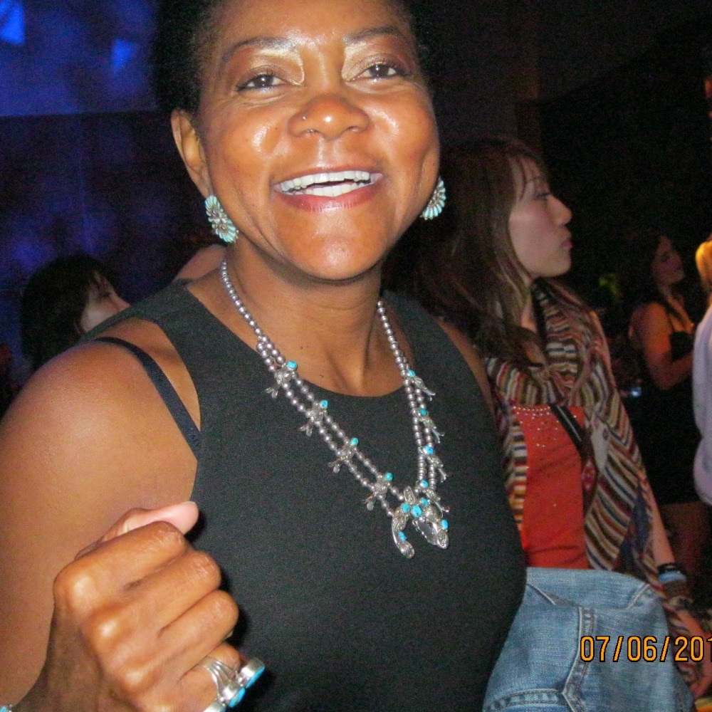 Meet your Posher, Valarie