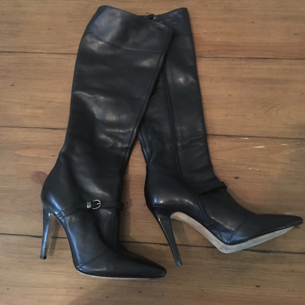 Black heeled boots
