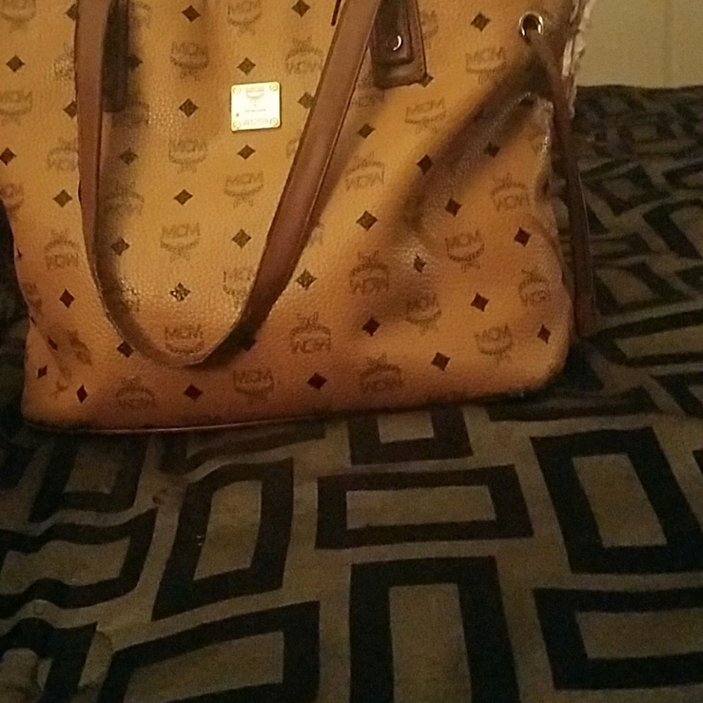 Meet your Posher, Milan