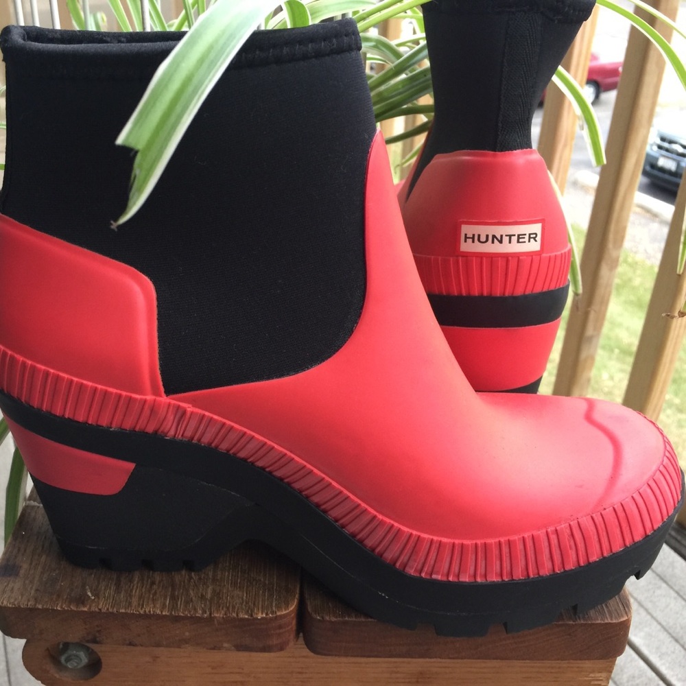 Hunter Red/Black heeled Rubber Boots
