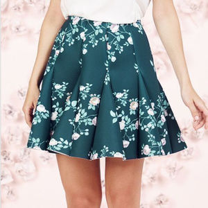 Lauren Conrad Runway Green Rose Floral Scuba Skirt Lauren Conrad Runway Green Rose Floral Scuba Skirt