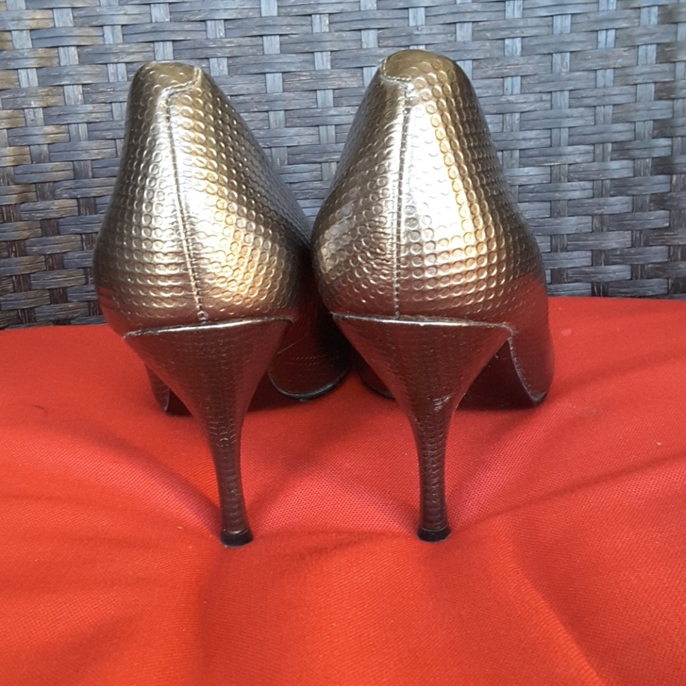 Shoes - Picture 3 of 8