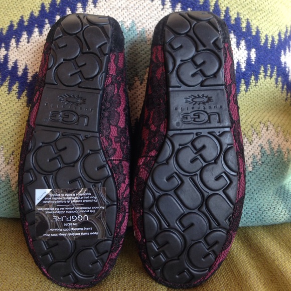 NEW UGG ANSLEY MOCCASIN MERLOT A BLK LACE OVER LAY - Picture 4 of 7
