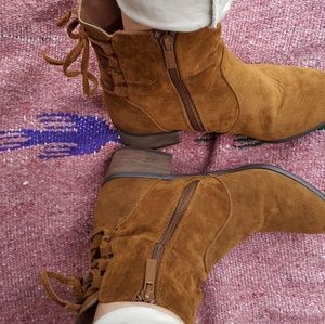 Breckelle's ankle boots