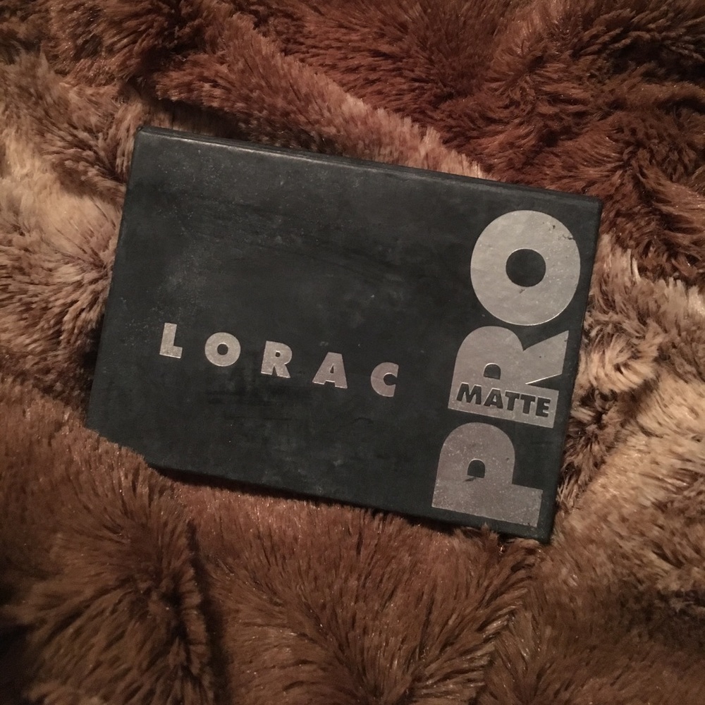 Lorac pro matte eyeshadow palette