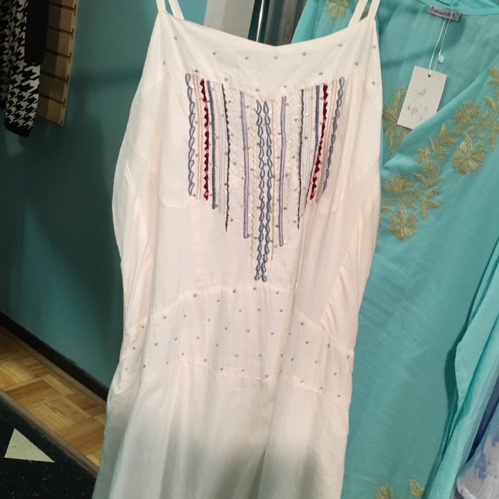Hire and color dress