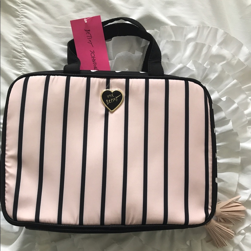 Betsey Johnson travel bag NWT