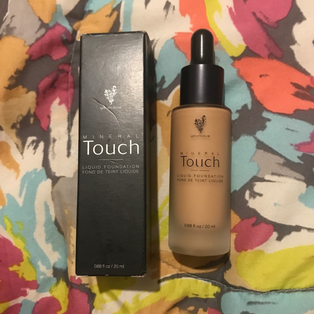Younique Mineral Touch Foundation