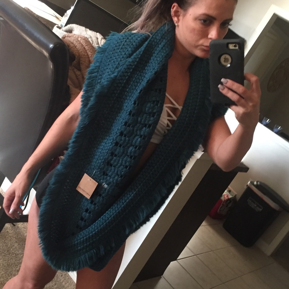 Scarf teal