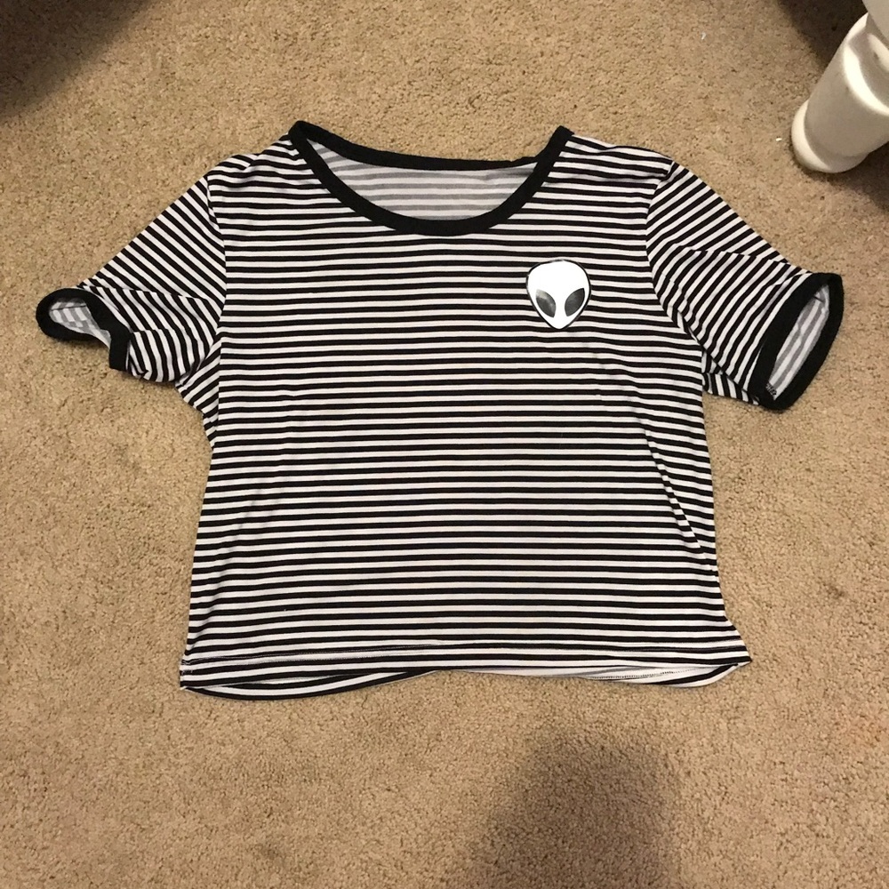 Alien black and white crop top