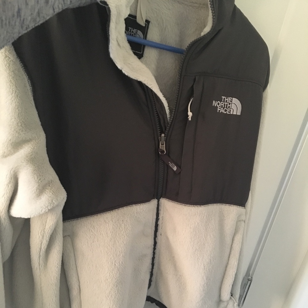 Women’s North Face jacket