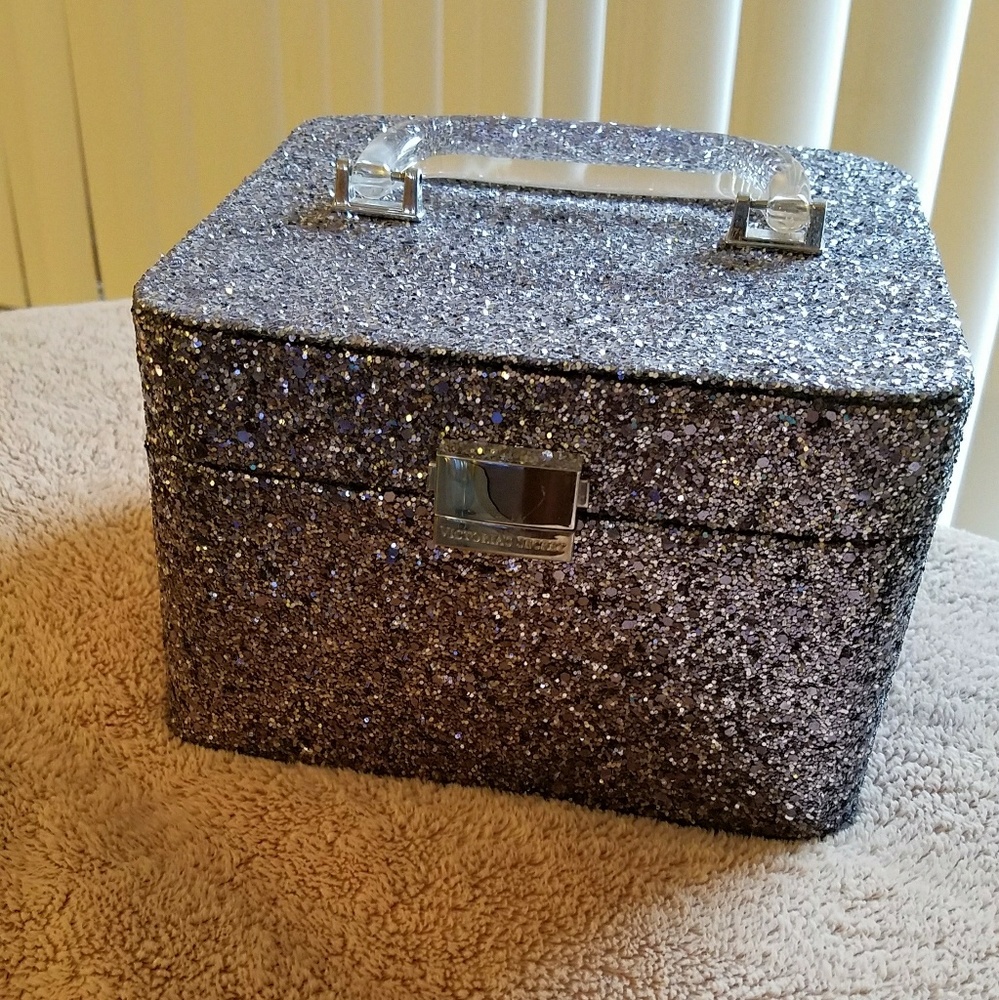 ❌SOLD ❌ Travel/makeup box