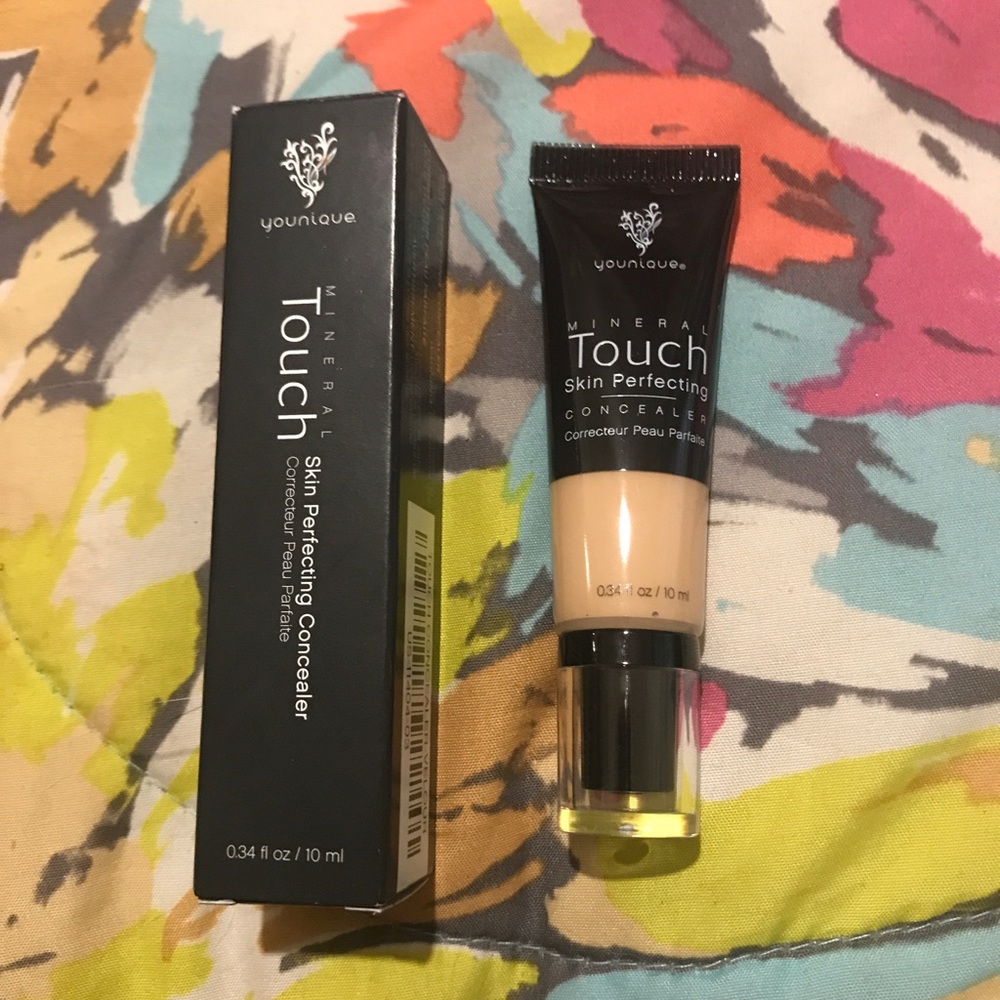 Younique Skin Perfecting Concealer