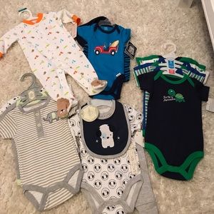 5 bundles of infant clothing