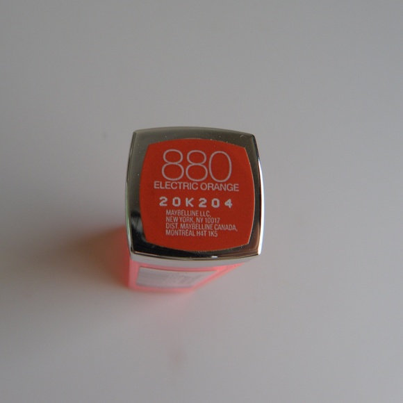 Maybelline lipstick in Electric Orange LE - Picture 2 of 3