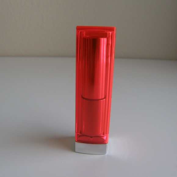 Maybelline lipstick in Electric Orange LE - Picture 3 of 3
