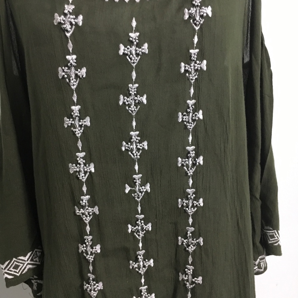 Romeo & Juliet Beach Embroidered Cover Up Size S - Picture 2 of 7