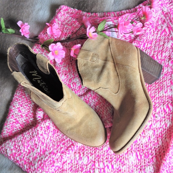 Matisse Shoes - Matisse Tan Suede Heeled Ankle Booties