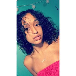 Meet your Posher, Deanja