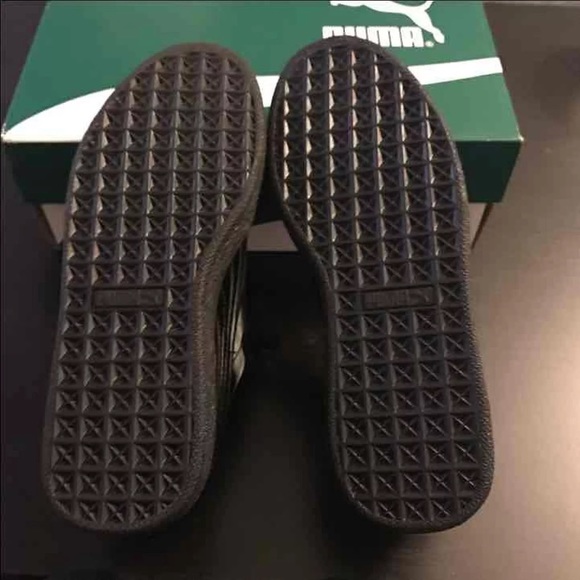 Black Puma Sneakers - Picture 3 of 5