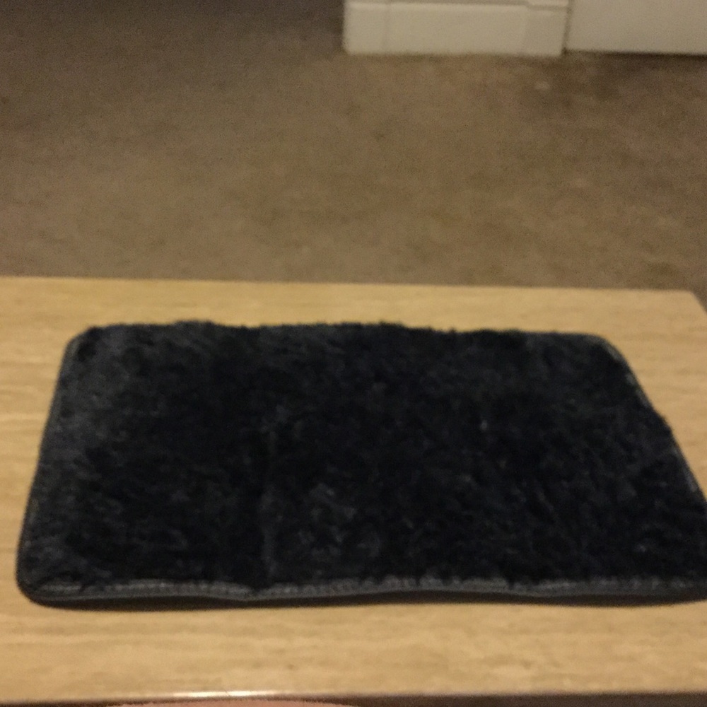FLUFFY SMALL CARPET