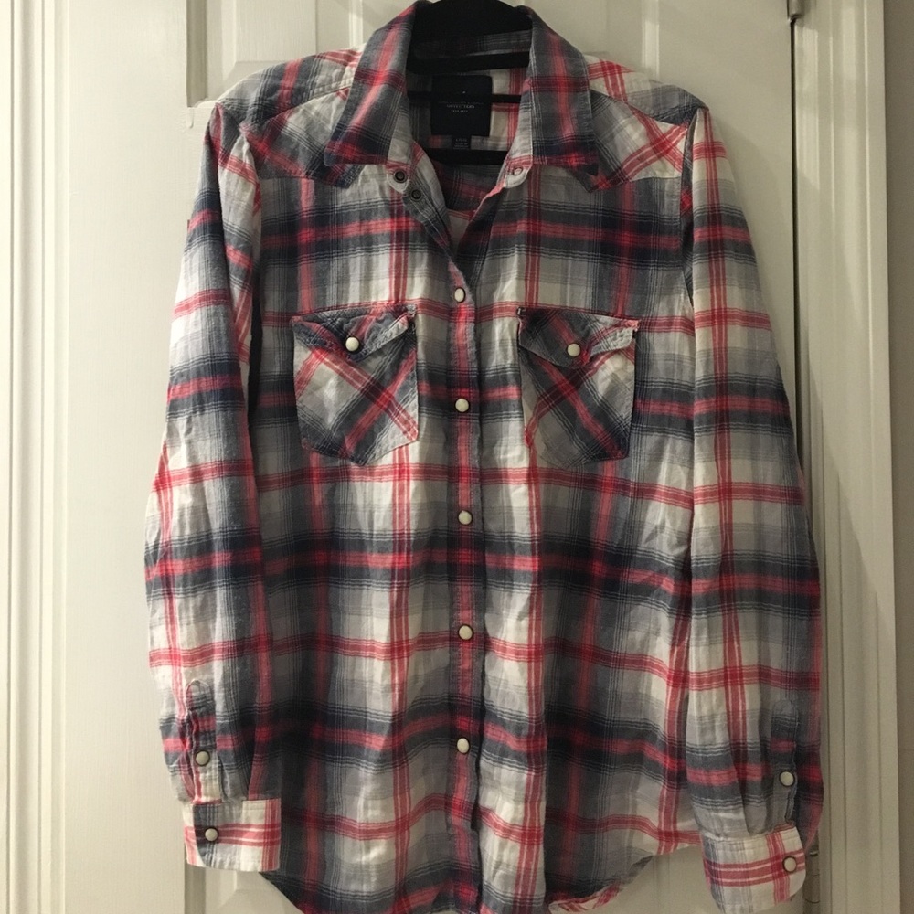 Boyfriend fit American Eagle plaid shirt!