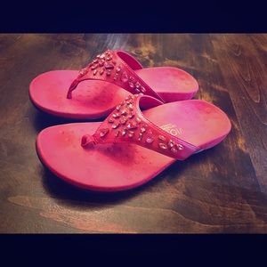 Orthaheel Vionic Fuchsia Sandal