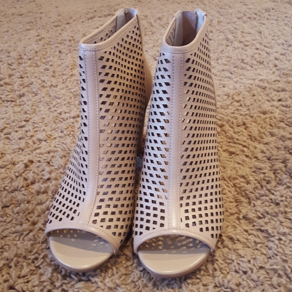 NEW BP heels Size 11