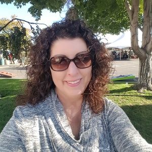 Meet your Posher, Sandy