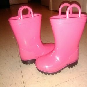 pretty PINK rain boots!!