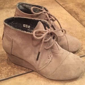 Toms taupe wedge booties