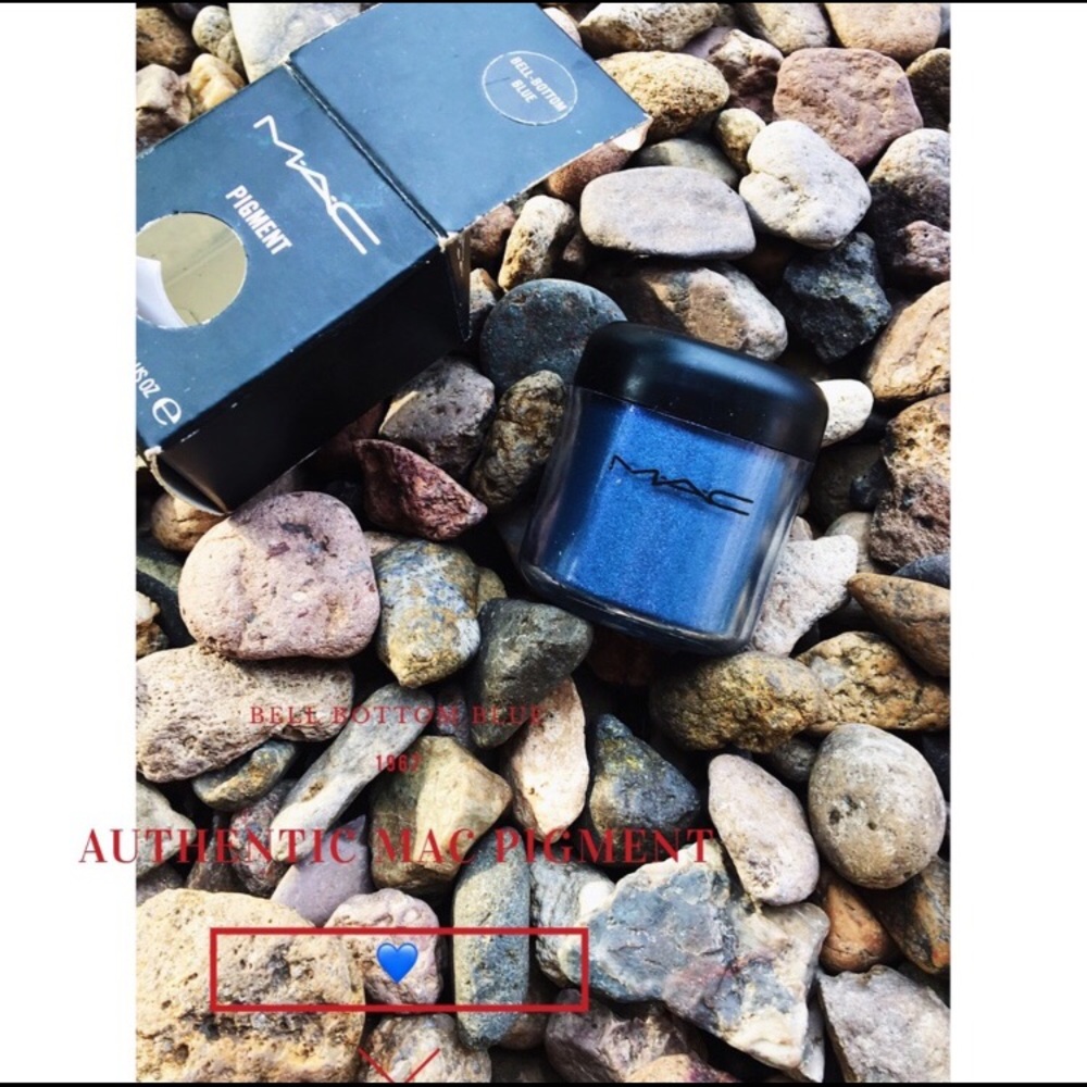 💯% AUTH MAC pigment in Bell Bottom Blue 💙