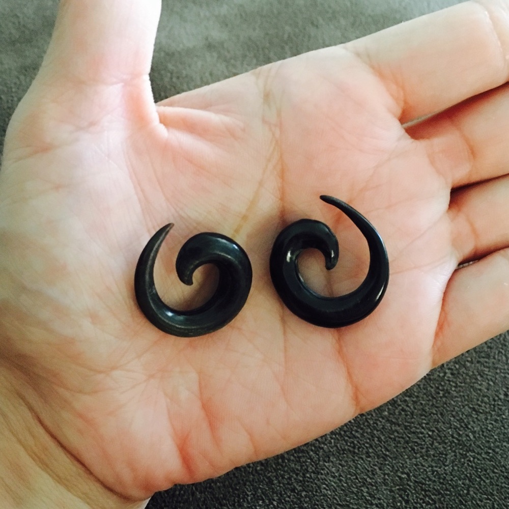 Spiral stretch earrrings