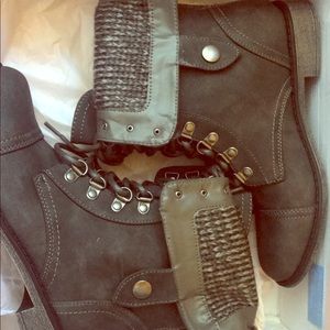 OPEN TO OFFERS! Brand new size 5.5 booties!