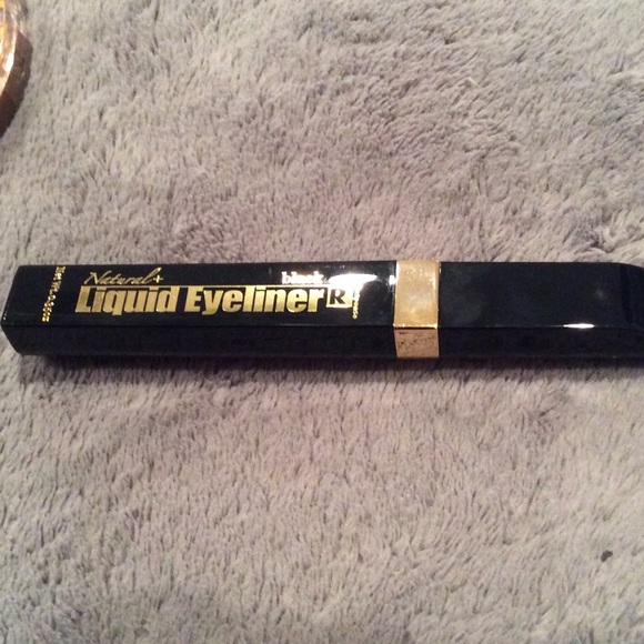 Liquid eyeliner - Picture 3 of 3