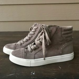NWOT Steve Madden Grey High Top Sneakers, Size 7