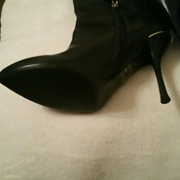 Authentic Gucci leather boots - Picture 4 of 8