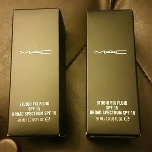 Mac Studio Fix Foundation in shade NC15 OR NC20