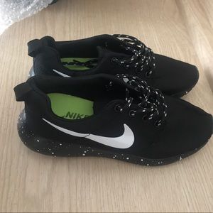 Nike roshes