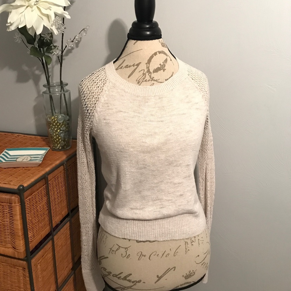 Cropped Crochet Sleeve Top!