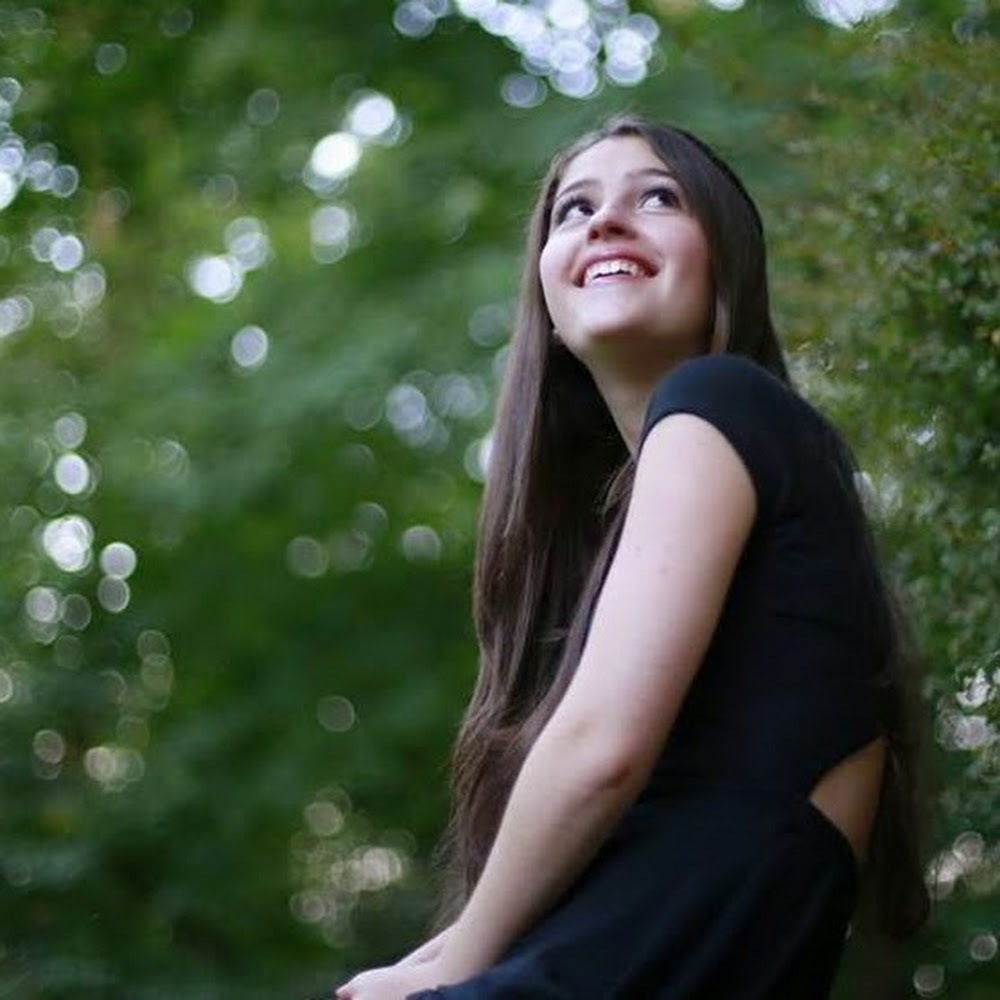 Meet your Posher, Alisia