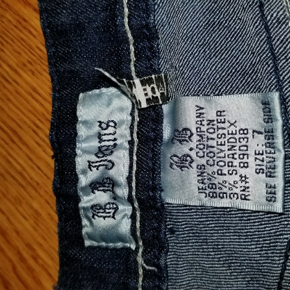 Capris - Picture 3 of 3