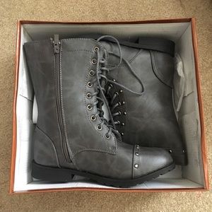 New Grey Boots size 5.5