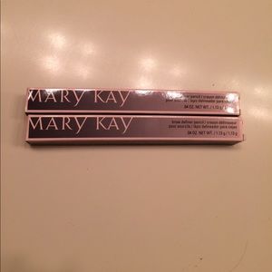 2 brunette brow definer pencils.