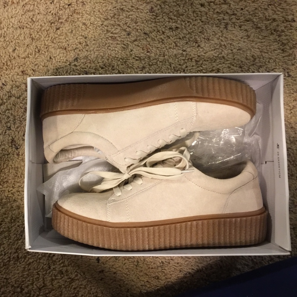 Steve Madden sneakers !