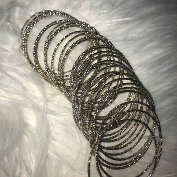 Gold and silver bangles - Picture 3 of 3