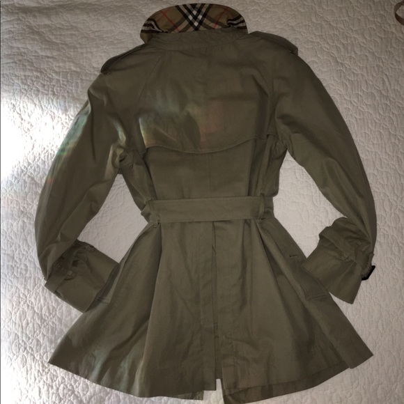 ❌SOLD❌Womens Burberry London Belted Trench Coat - Picture 2 of 8