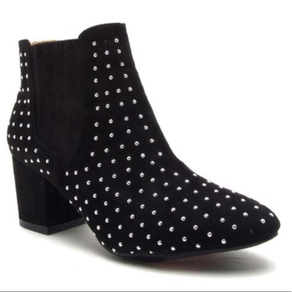 Last Pair 6.5 🖤 STUDDED BLACK BOOTIE🖤 - Picture 5 of 5