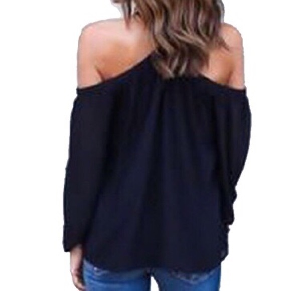 ❄️SALE❄️ Black Cold Shoulder Blouse - Picture 3 of 6